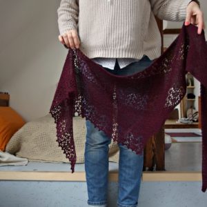 P2222303 knitted lace shawl