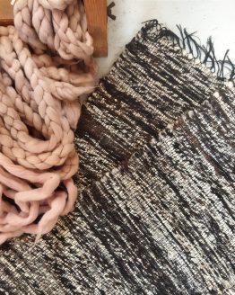 ručne tkany vlneny koberec, slovenska vlna